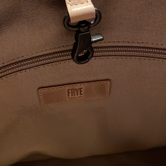 NWT Rare FRYE Melissa Carryall - Picture 11 of 12